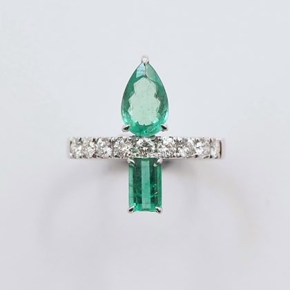Emerald and Diamond Ring 18 K White gold 2.13 ct