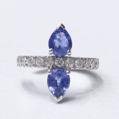 Ear Cuff Blue Sapphire and Diamonds 18k White Gold 0.65 cts