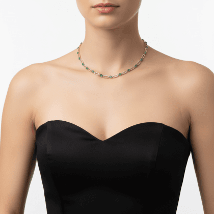 Necklace Choker Diamonds and Emerald Yellow gold 18k 3.3 cts